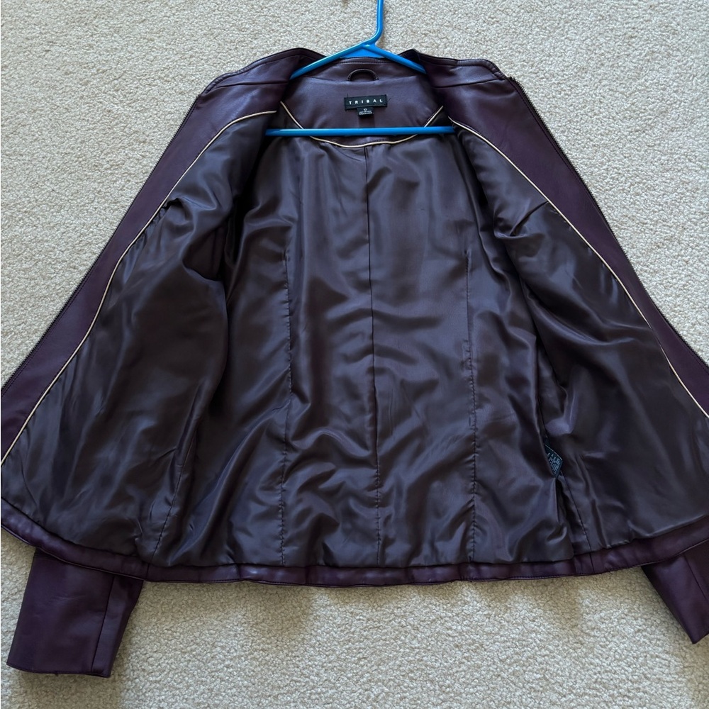 Tribal Purple Leather Jacket with Sporty Design and Fitted Silhouette - Picture 5 of 5